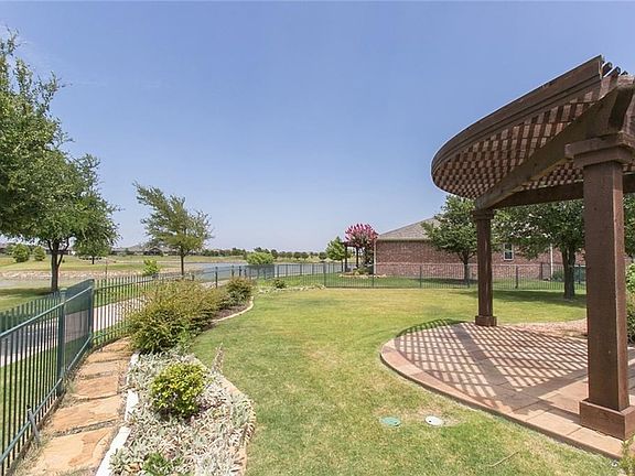3rd image of 814 Carrington Greens Dr