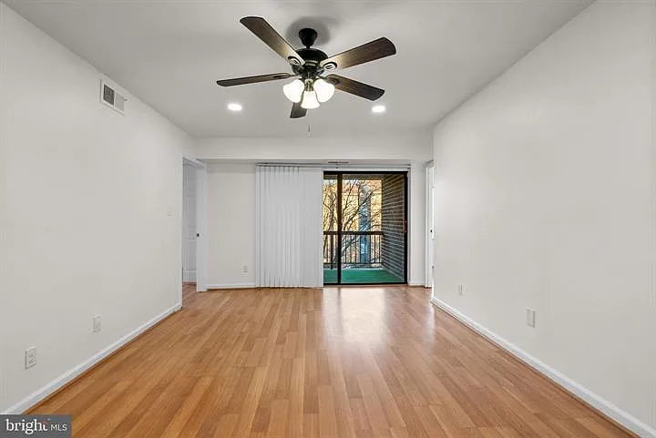 11238 Cherry Hill Rd #302 — Photo 32