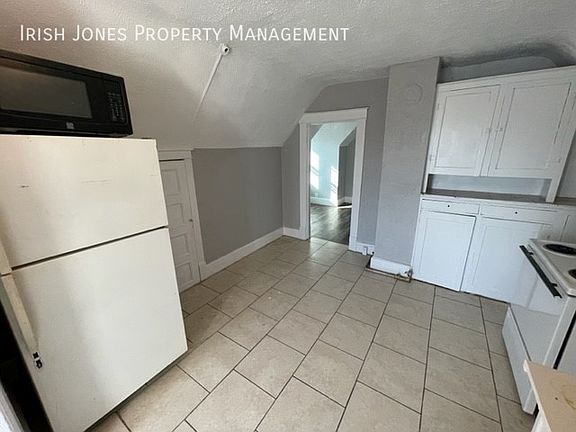 3rd image of 555 22nd St Floor 3