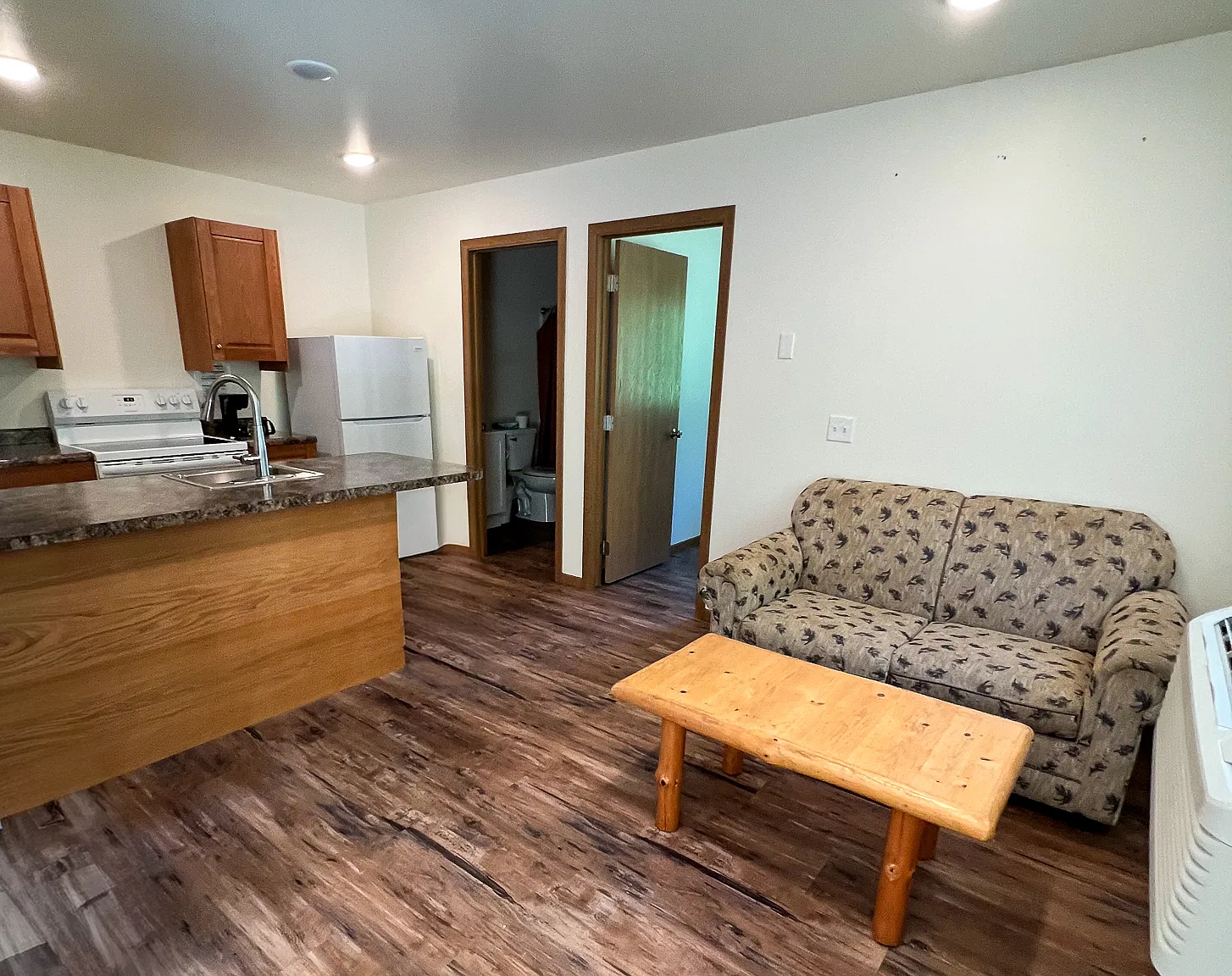 2 bed, 600 sqft, $1,200 — Photo 4