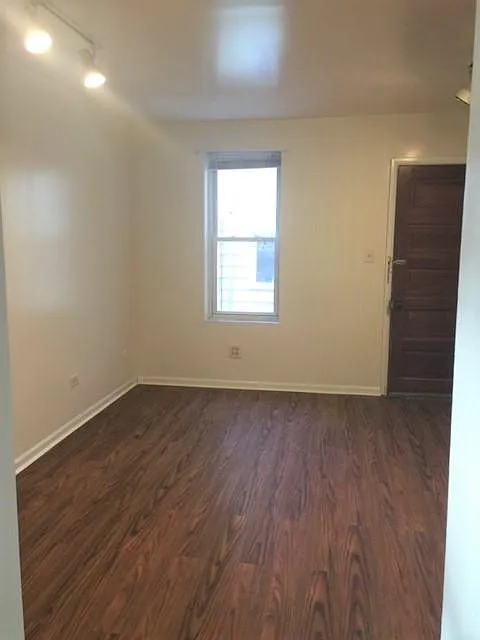 Living Room - 3239 N Southport Ave #1