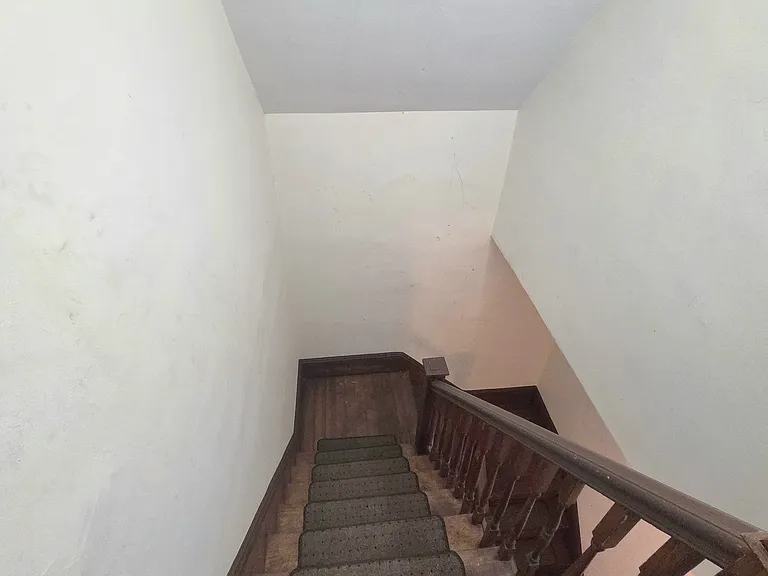 wide stairway for moving in and will be panted after move in