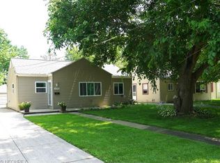 5543 Burns Rd, North Olmsted, OH 44070