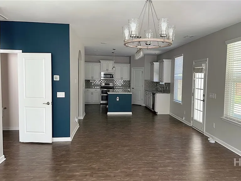 604 Majestic Dr — Photo 11