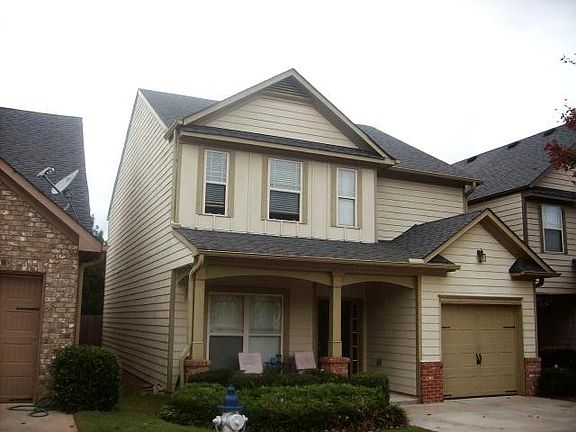 2nd image of 306 Pin Oak Ave