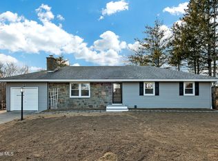 6231 Hawes Rd, Altamont, NY 12009