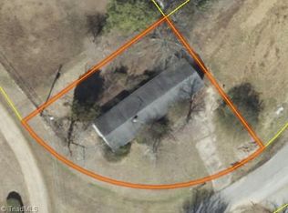 1101 Springview Dr, High Point, NC 27265