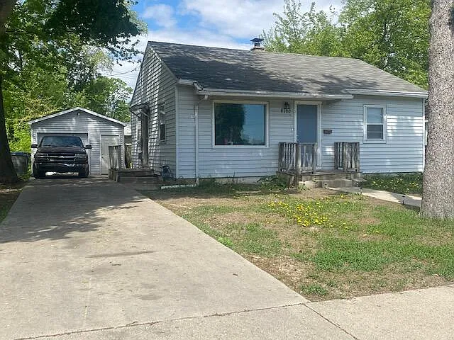 4765 North 48th STREET photo 1