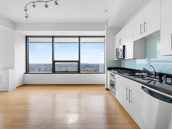 5th image of 1100 Wilshire Blvd #3410
