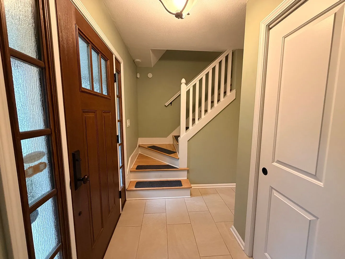 Large East Grand Rapids House available now! — Photo 4