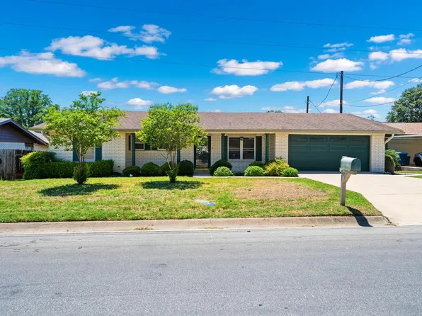 1905 Singing Wind Dr, Kerrville, TX 78028