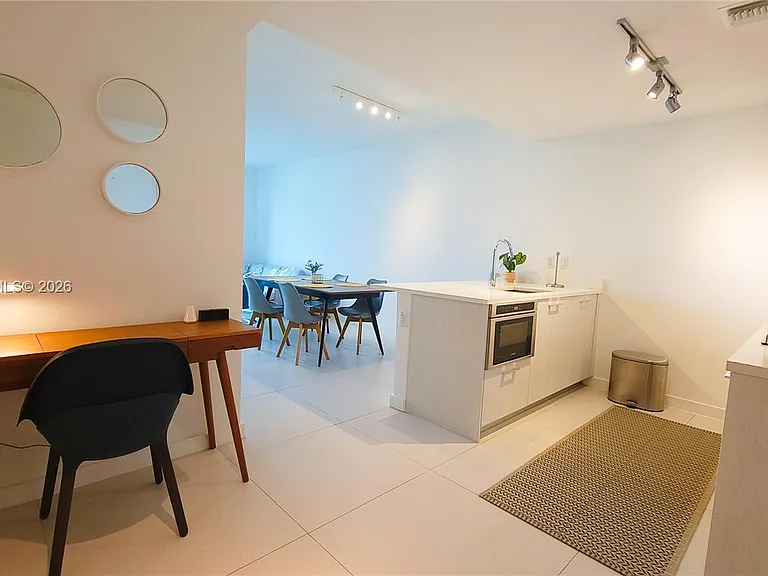501 NE 31st St #1002 — Photo 2
