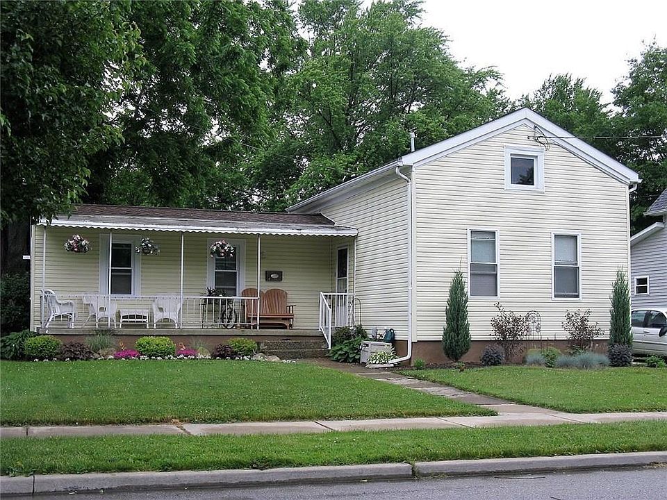 1st image of 31 Poplar St