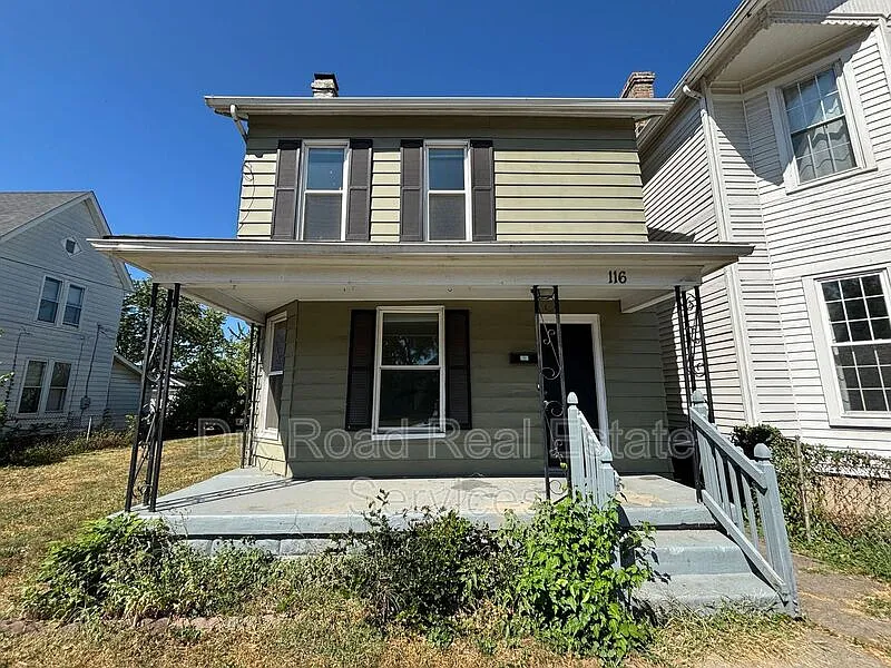 2 bed, 1.0 bath, 1376 sqft, $1,025 — Photo 1