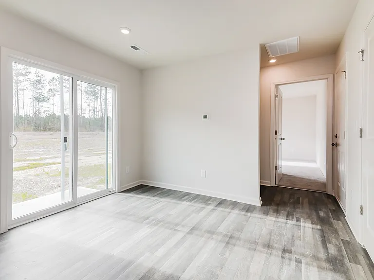 307 Kyles Dr — Photo 5