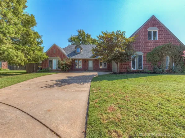 11519 S Nandina Ave, Jenks, OK 74037