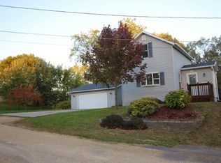 1118 23rd Ave N, Clinton, IA 52732