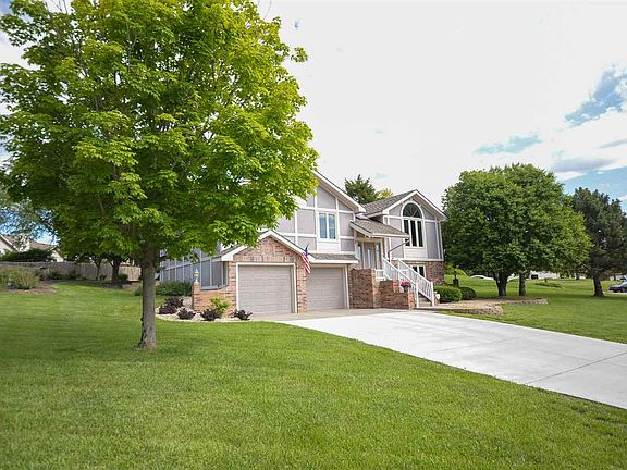 3rd image of 422 Redbud Dr