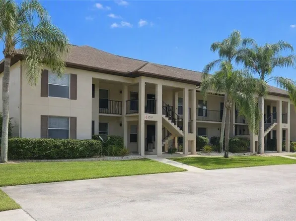 5735 Foxlake Dr APT 8, North Fort Myers, FL 33917