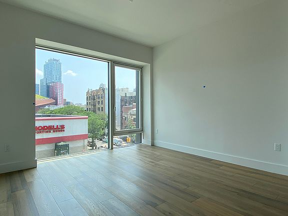 5th image of 561 Pacific St #403