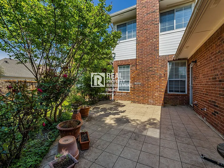 8817 Pocono Dr — Photo 47