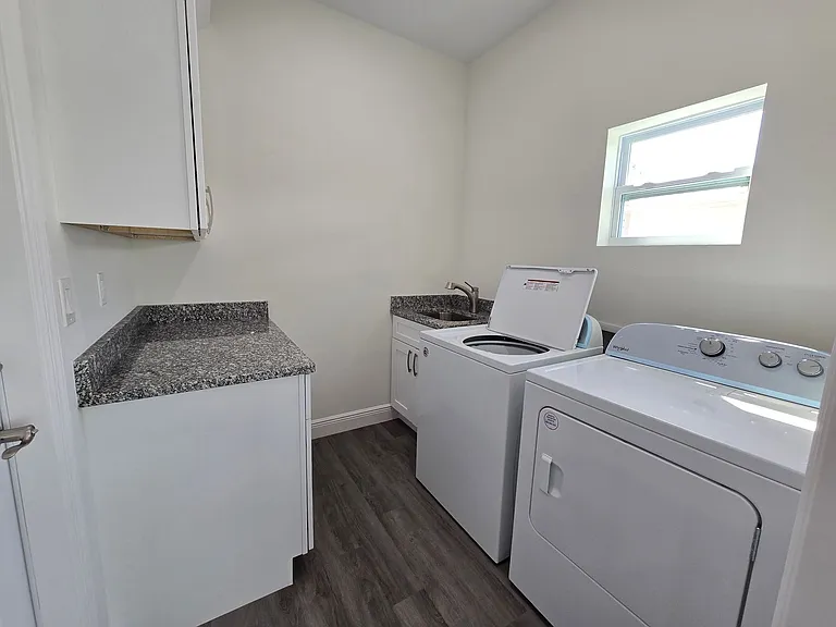 4966 Andrew Ave — Photo 22