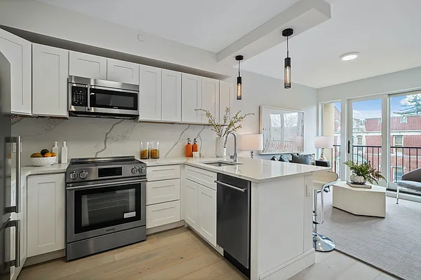 Sold by Daniel Gale Sotheby's International Realty | media 9