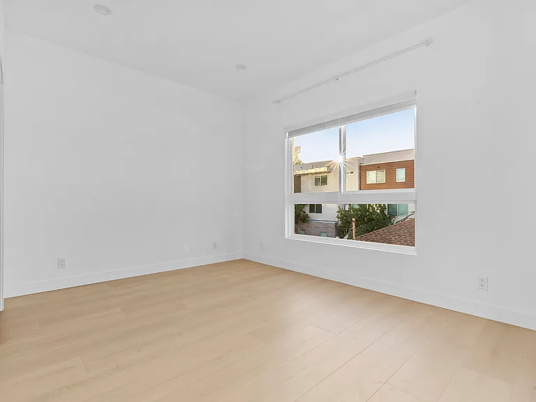 360 Burchett St #6 — Photo 16