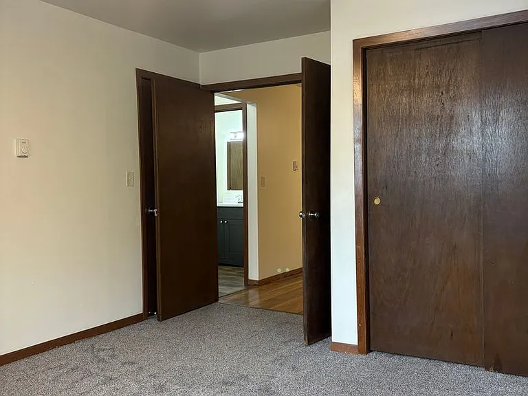4651 Governors Dr — Photo 2