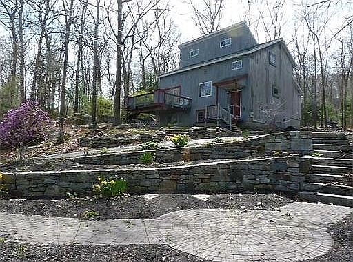 3rd image of 161 Oxford Ave