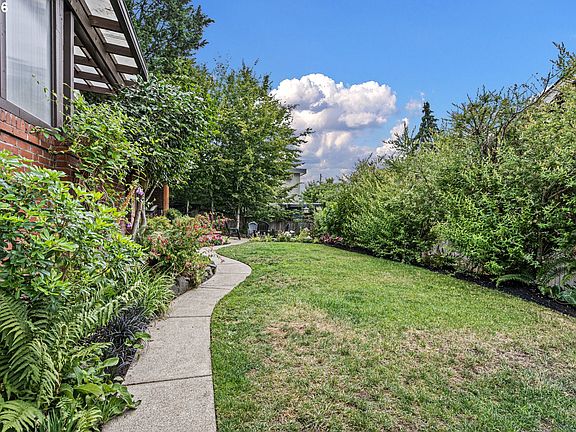 4th image of 47 W 23rd Ave