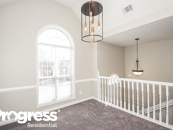 2nd image of 1358 Vine Cir