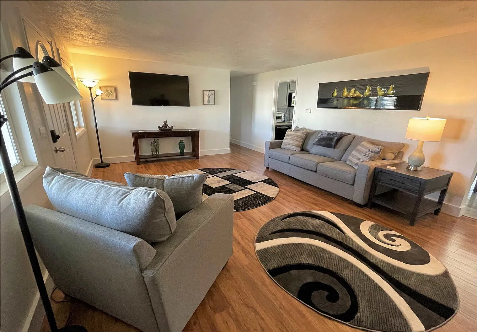 7 bed, 3.0 bath, 3498 sqft, $9,560 — Photo 1