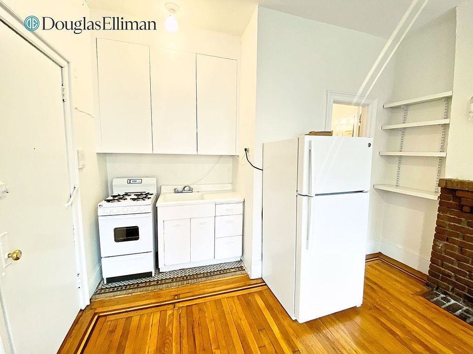 1st image of 69 Mac Dougal St #3