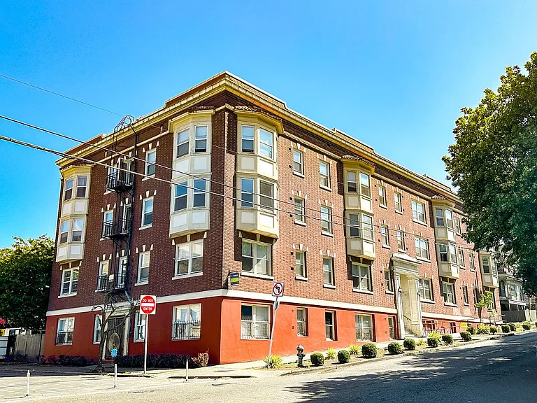 St Florence Apartments — Photo 27