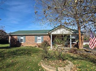 302 Suzanne St, Lawrenceburg, KY 40342