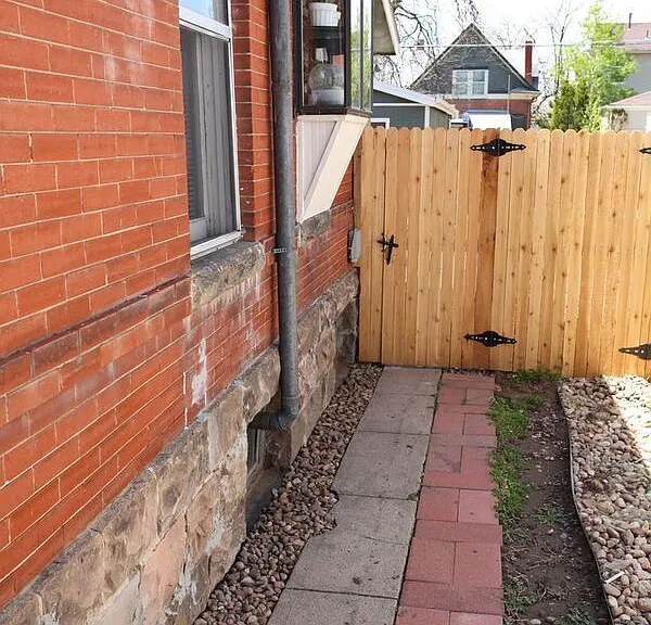 1019 S Washington St — Photo 30