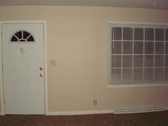 2nd image of 2712 W Koenig St