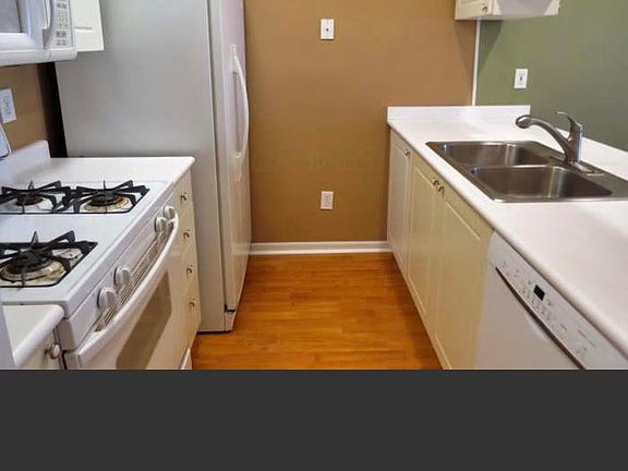4th image of 4713 Cadmus Dr #29D