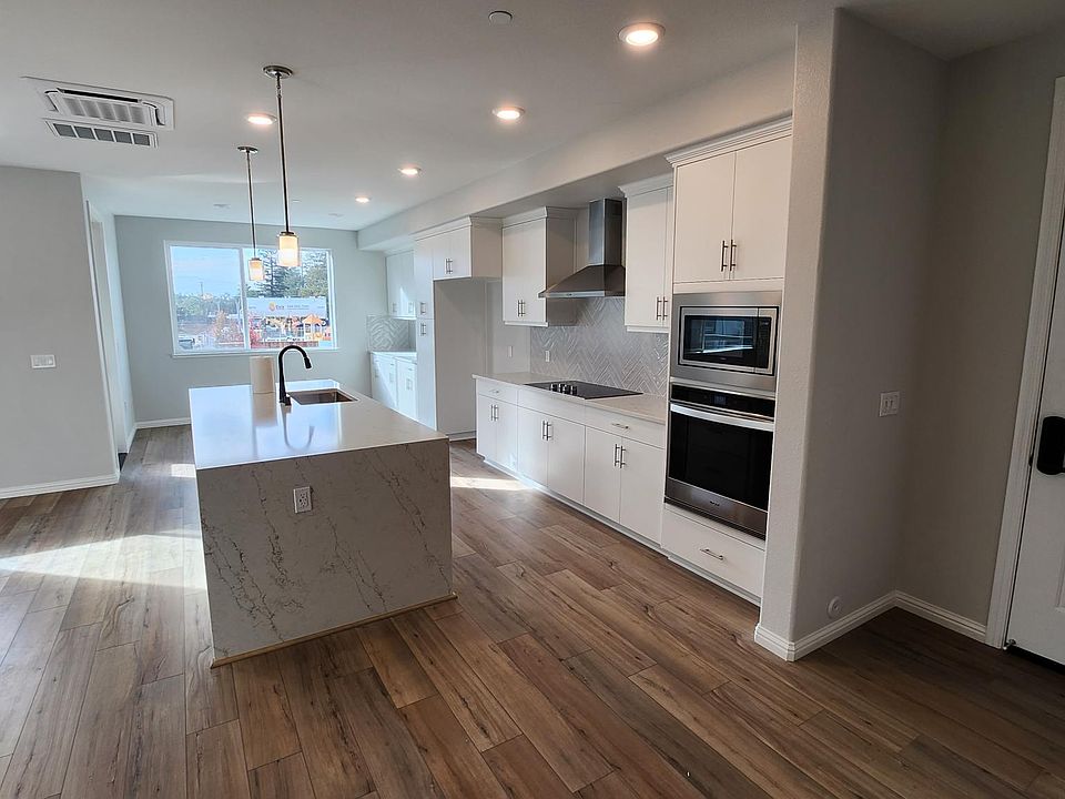 1st image of 3207 Mallard Ct #204