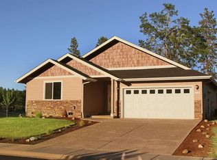 209 Pomeroy View Dr, Cave Junction, OR 97523