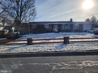 150 N Queen Anne Dr, Fairless Hills, PA 19030