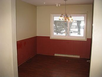 2nd image of 782 Mayfield Ave