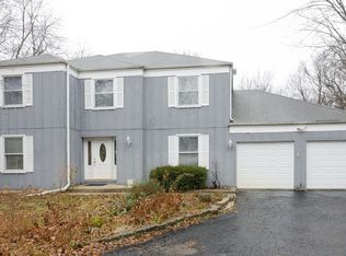 28W626 Hickory Ln, West Chicago, IL 60185