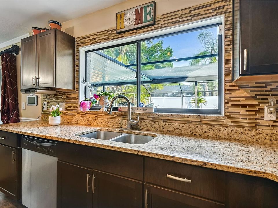 1st image of 15625R Gardenside Ln