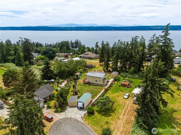 840 Wolverine Place, Camano Island, WA 98282