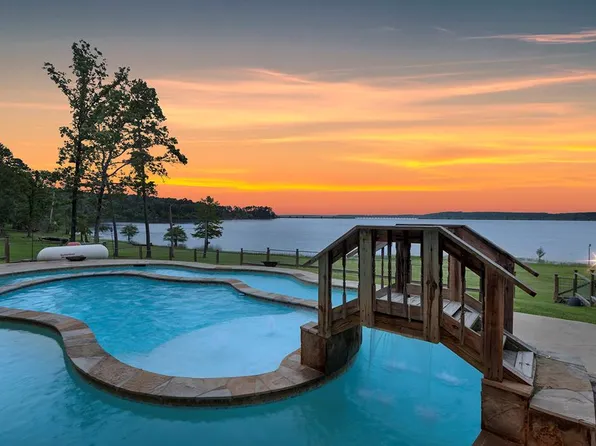 388 County Road 5597, Etoile, TX 75944