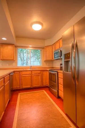 Building Photo - 4040 Ravalli St #76