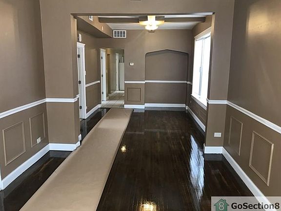 2nd image of 1220 W 52nd St APT 1