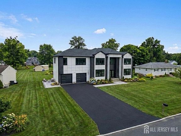 2nd image of 11 Williams Rd